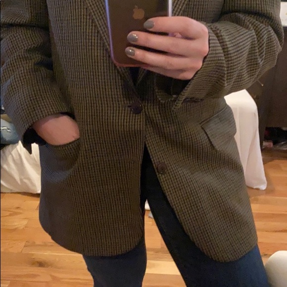 CHAPS/RALPH LAUREN Stolen from the men’s closet. Lightweight silk & wool. Beaut! - Picture 2 of 13